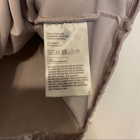 H&M velvet spaghetti strap crop top size medium. Lavender color - Picture 4 of 4